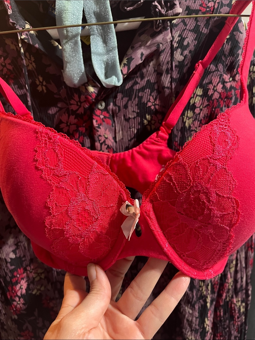 Victorias Secret 32DD Women’s Red Lace Underwire Bra